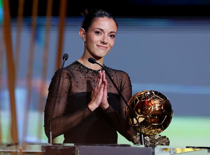 Španka Aitana Bonmati je prejela priznanje za najboljšo nogometašico na svetu. | Foto: Reuters