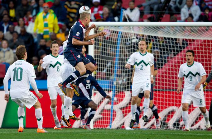 Slovenski nogometaši so na SP 2010 proti ZDA zapravili prednost dveh zadetkov. | Foto: Vid Ponikvar