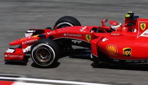 Ferrari le tri desetinke od prve štartne vrste, Alonso s primanjkljajem 2,3 sekunde 