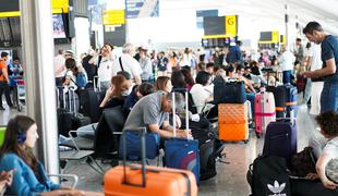 Kolaps največjega v Evropi: BA prenehal prodajati vozovnice za lete s Heathrowa.