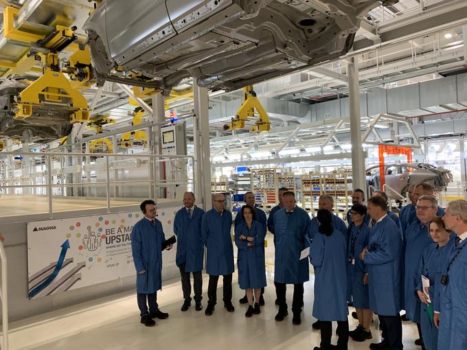 Magna Steyr je lakirnico v Hočah uradno odprla 10. julija 2019. Septembra so tam odpustili šest redno zaposlenih delavcev. | Foto: Uroš Maučec
