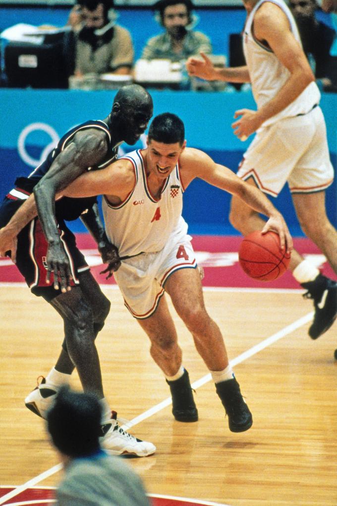 Dražen Petrović je pomagal Hrvaški do drugega mesta na olimpijskih igrah v Barceloni. Tako se je v finalu boril proti ameriškemu zvezdniku Michaelu Jordanu. | Foto: Guliverimage/Getty Images