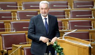 Črnogorski premier odstavil ministra zaradi zanikanja genocida v Srebrenici