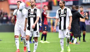 Juventus prvič na kolenih, Handanoviću milanski derbi
