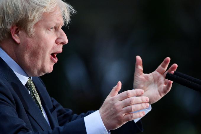 Boris Johnson je proizvajalce avtomobilov v Veliki Britaniji prosil, ali bi lahko začeli proizvodnjo ventilatorjev, ki pomagajo pri zdravljenju bolnikov, okuženih s koronavirusom. | Foto: Reuters