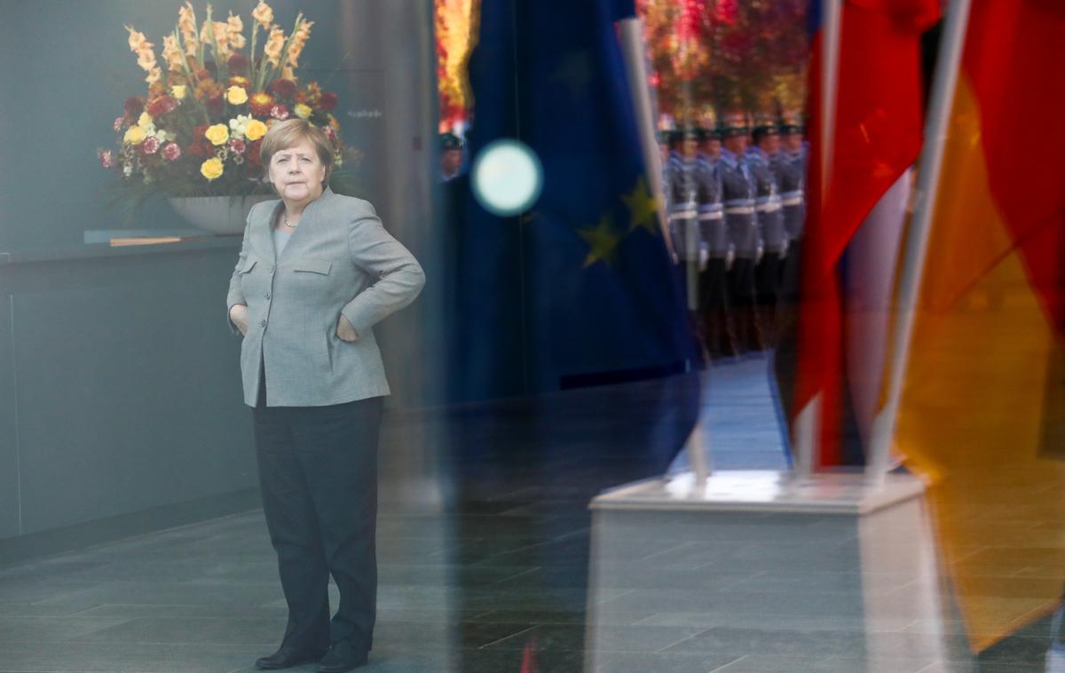 Marjan Šarec Angela Merkel | Angela Merkel je napovedala, da na kongresu CDU decembra ne bo več kandidirala za predsednico stranke, na položaju nemške kanclerke pa si želi ostati do konca mandata 2021. Vprašanje je, ali se bo obdržala. | Foto Reuters