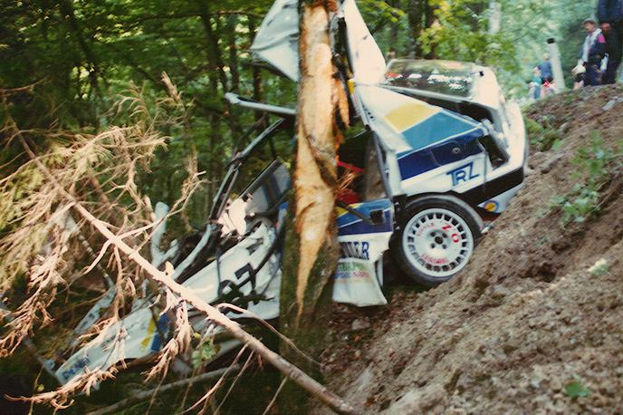 Mitja Holynski nesreča | Ostanki lancie delte HF integrale, s katero je leta 1990 na gorski dirki hudo nesrečo doživel Mitja Holynski. | Foto osebni arhiv