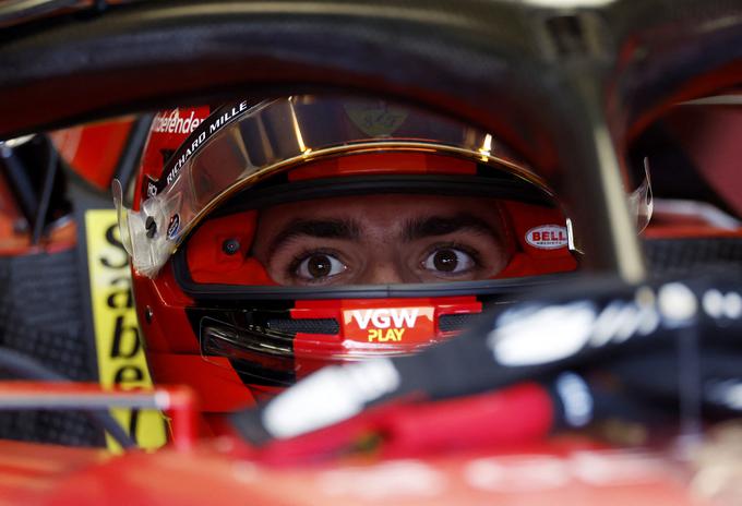 Carlos Sainz je po dveh dirkah letošnje sezone pred ekipnim kolegom. | Foto: Reuters