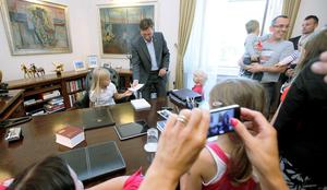 Številni na obisku pri predsedniku Pahorju (foto)