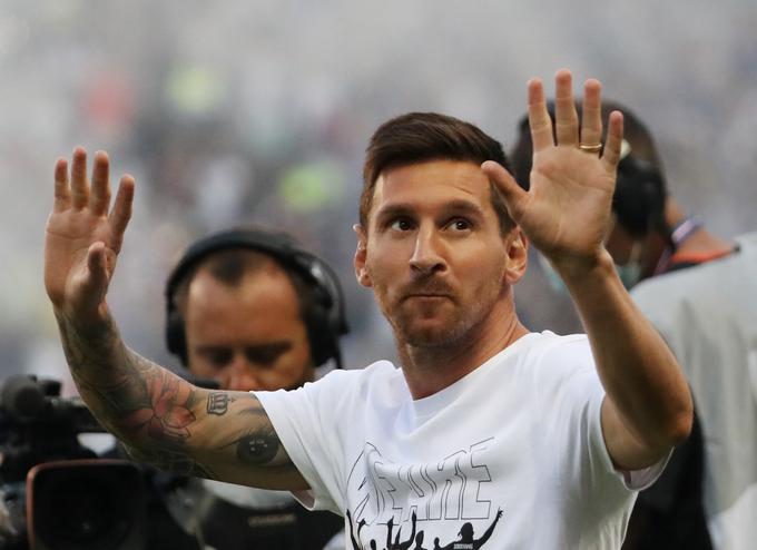 Po 21 letih je Lionel Messi zapustil Barcelono in kmalu po čustveni novinarski konferenci podpisal pogodbo s PSG. | Foto: Reuters