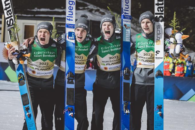 Slovenski junaki, ki so osvojili zgodovinsko zlato ekipno medaljo na nordijskih svetovnih prvenstvih. | Foto: Sportida