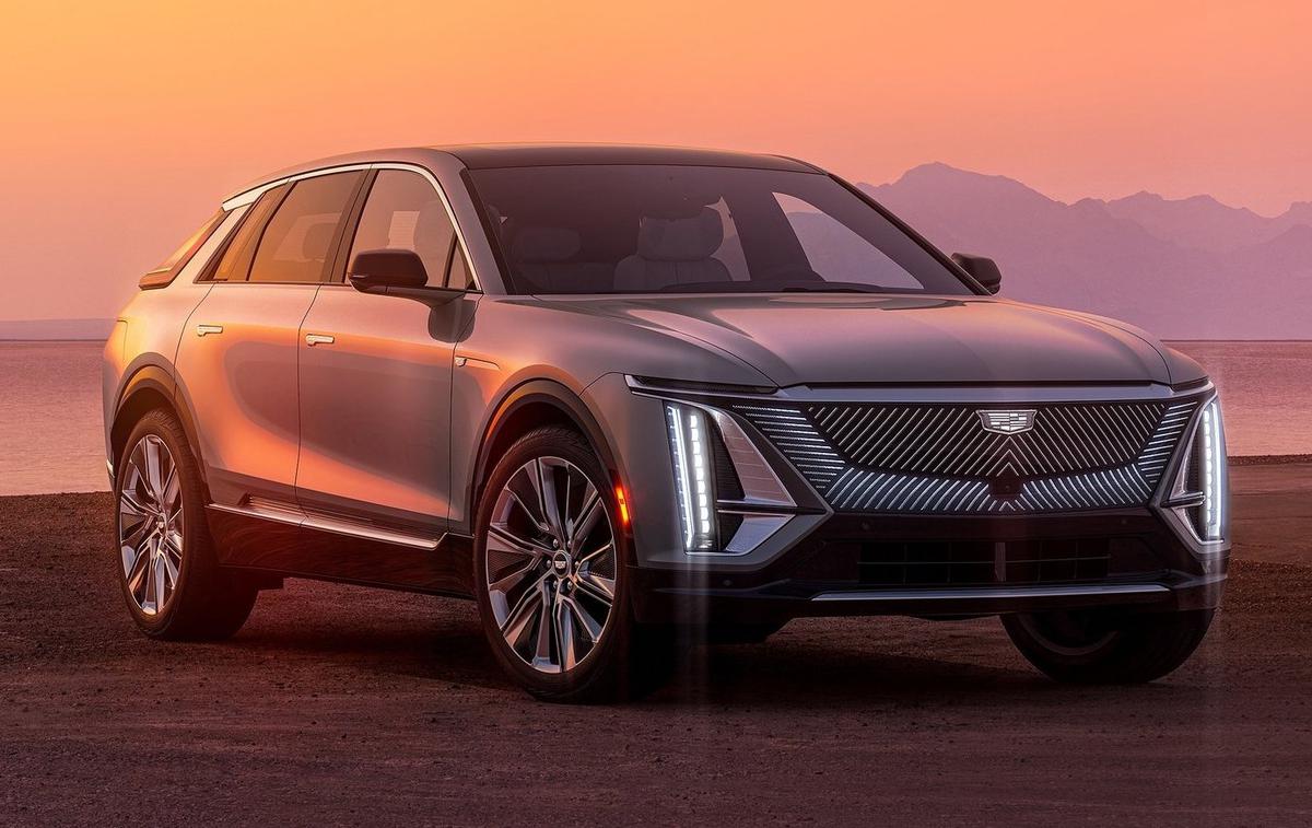 Cadillac lyriq | Cadillac lyriq ima baterijo s kapaciteto 100 kWh, omogočal pa bo različice s pogonom na zadnji in tudi na vsa štiri kolesa. Osnovni bo v ZDA stal 63 tisoč dolarjev, štirikolesna različica z dvojnim elektromotorjem bo dva tisočaka dražja. | Foto General Motors