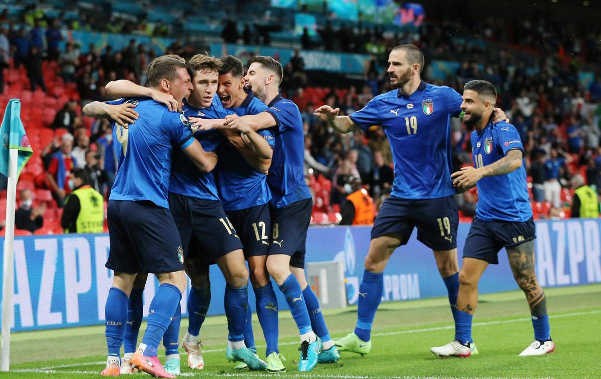 Italija Avstrija | Italijani so se težje, kot so pričakovali, uvrstili med najboljših osem. | Foto Guliverimage