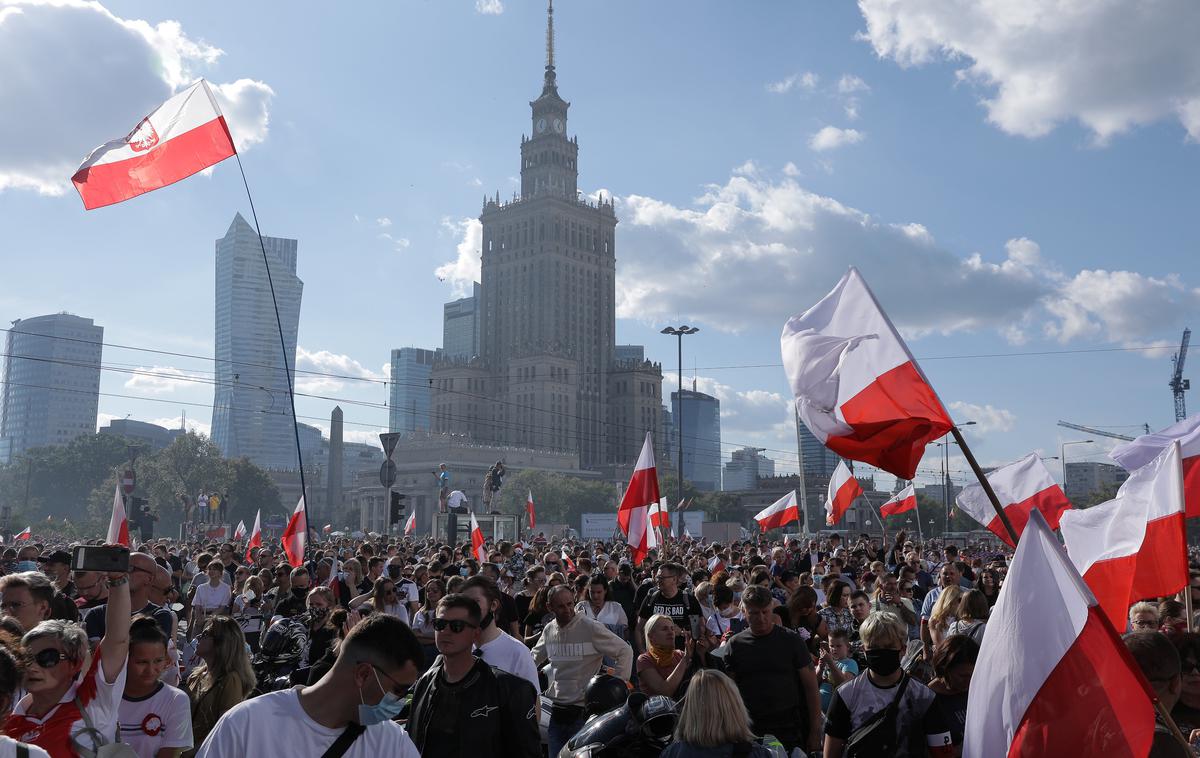 Poljska Varšava | Na Poljskem bodo 15. oktobra potekale parlamentarne volitve, vladajoča stranka Zakon in pravičnost pa je svojo volilno kampanjo utemeljila na boju proti nezakonitim migracijam. | Foto Reuters