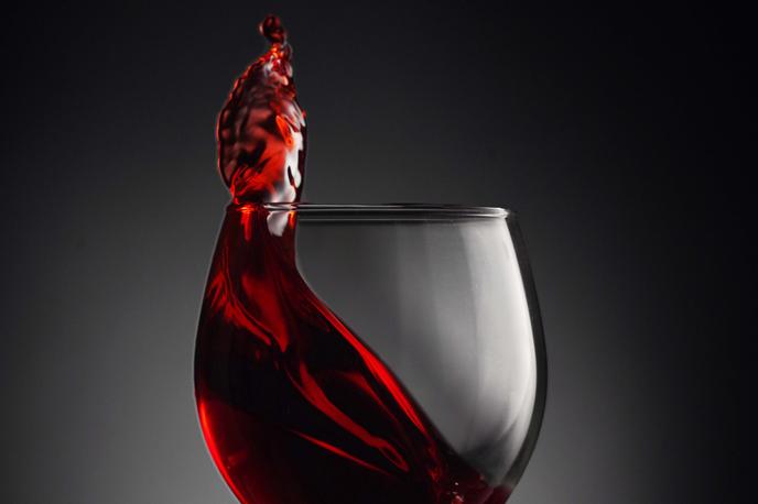 Kozarec, vino | Podatki temeljijo na t. i. bilanci porabe vina, ki naj bi odražala nakupe vina pri trgovcih na drobno in proizvajalcih ter količino vina, zaužitega zunaj doma. | Foto Unsplash