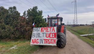 Kmetje na ulicah slovenskih mest. S seboj pripeljali tudi gnoj.