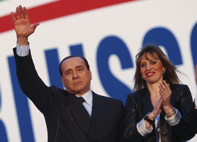 Alessandra Mussolini z nekdanjim italijanskim premierjem in predsednikom stranke Naprej, Italija Silviem Berlusconijem | Foto: Reuters
