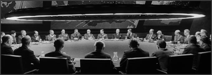Čeprav je med trinajstimi celovečerci Stanleyja Kubricka skoraj nemogoče izbrati najboljšega, se ta črna satirična komedija o jedrskemu uničenju sveta uvršča v sam vrh njegove kratke, a toliko kakovostnejše filmografije. V filmu, ki ga je Kubrick posnel na višku hladne vojne, vas bodo nasmejali Peter Sellers, George C. Scott in Sterling Hayden. • V četrtek, 16. 1., ob 9.25 na Cinemax 2.* │ Tudi na HBO OD/GO.

 | Foto: 