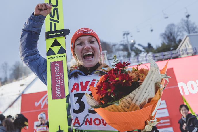 Katharina Althaus | Katharina Althaus je v finalu z odličnim skokom skočila do zanesljive zmage. | Foto Sportida