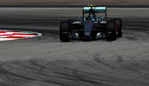 Rosberg najhitrejši na prvem treningu v Sepangu