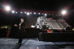 Uradno: Elon Musk potrdil električni tovornjak in avtobus Tesla