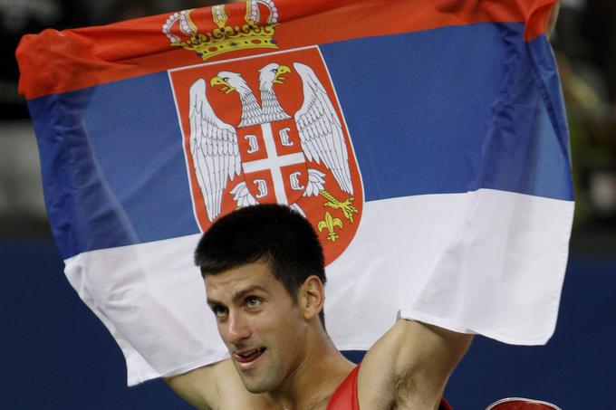 Novak Đoković s srbsko zastavo. | Foto: Guliverimage