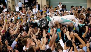 Hamiltonu še zadnja dirka sezone, Rosbergu pa prvi naslov prvaka