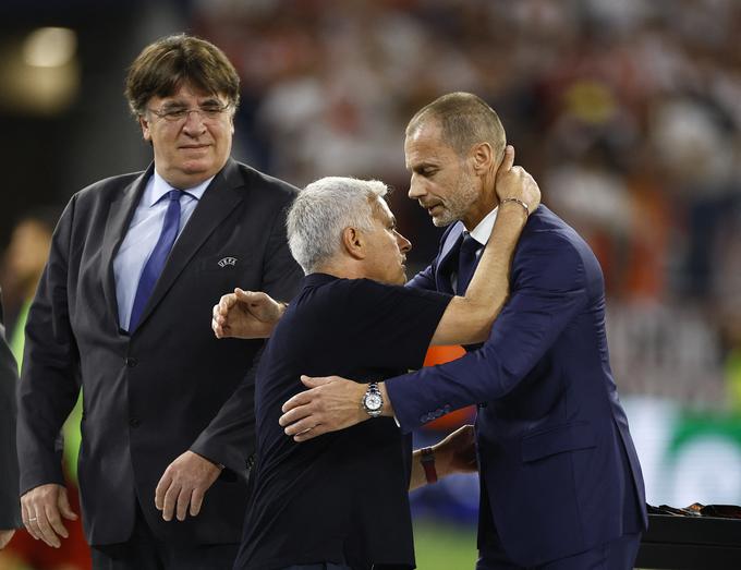 Jose Mourinho pisma ni naslovil neposredno na Aleksandra Čeferina, ampak na Zvonimirja Bobana. | Foto: Reuters