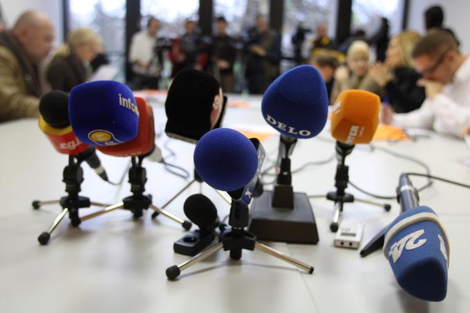 Mikrofon, mikrofoni, novinar, novinarji, mediji | Foto: Tina Deu