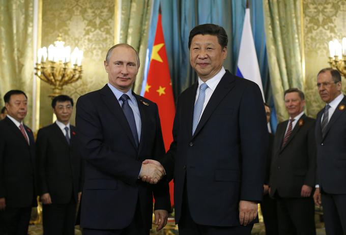 Kitajski poznavalec odnosov med Rusijo in Kitajsko je prepričan, da odnosi med državama niso tako tesni, kot želi prikazati Moskva. Na fotografiji vidimo eno od srečanj med Putinom in njegovim kitajskim kolegom Ši Džinpingom. | Foto: Guliverimage