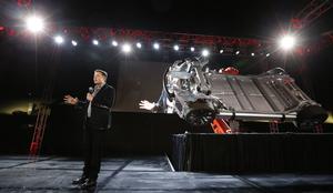 Uradno: Elon Musk potrdil električni tovornjak in avtobus Tesla