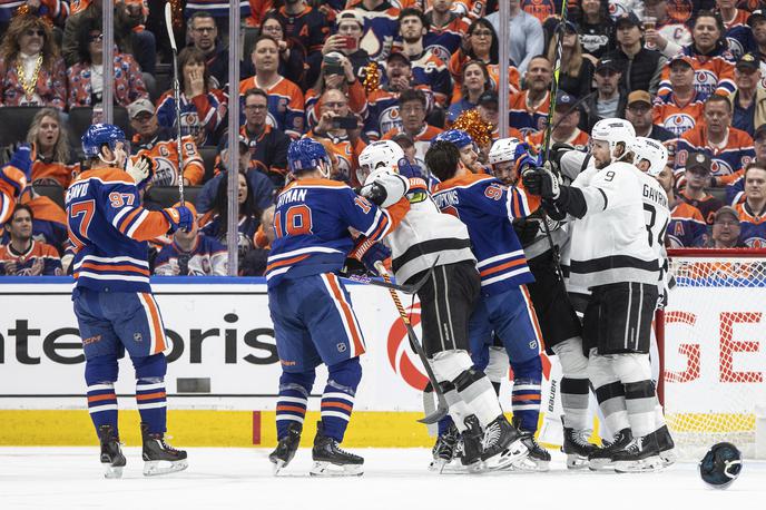 Edmonton Oilers : Los Angeles Kings | Edmonton Oilers so na uvodni tekmi končnice Kralje premagali s 7:4. | Foto Guliverimage