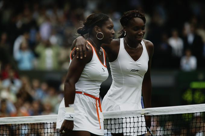 Serena Williams je v finalu Wimbledona leta 2003 premagala svojo starejšo sestro Venus. | Foto: Guliverimage/Getty Images