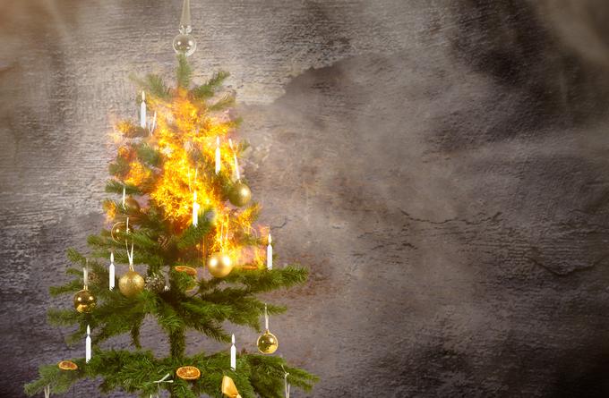 novoletna jelka, božično drevo, ogenj, požar | Foto: Getty Images