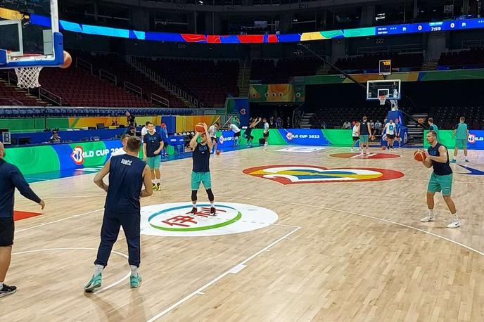 Manila, trening slovenske košarkarske reprezentance | Slovenska košarkarska reprezentanca je že opravila prvi trening v Manili, v sredo jo tam čaka spopad z močnimi Kanadčani. | Foto Žiga Bojc/STA