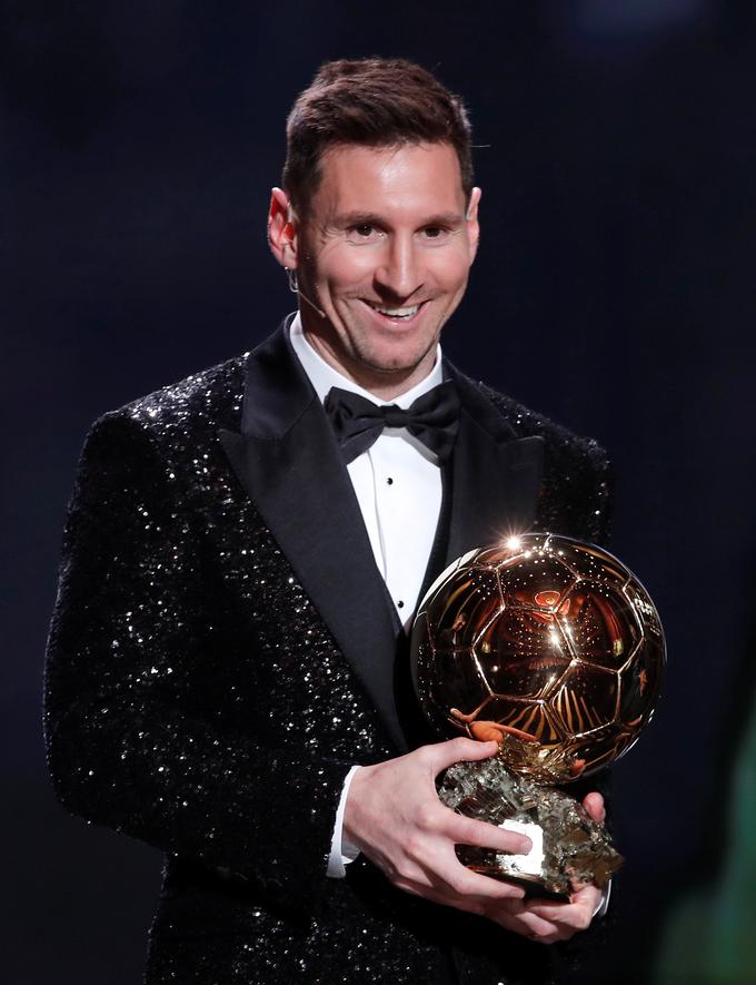 Argentinec je konec novembra 2021 prejel zlato žogo. | Foto: Reuters