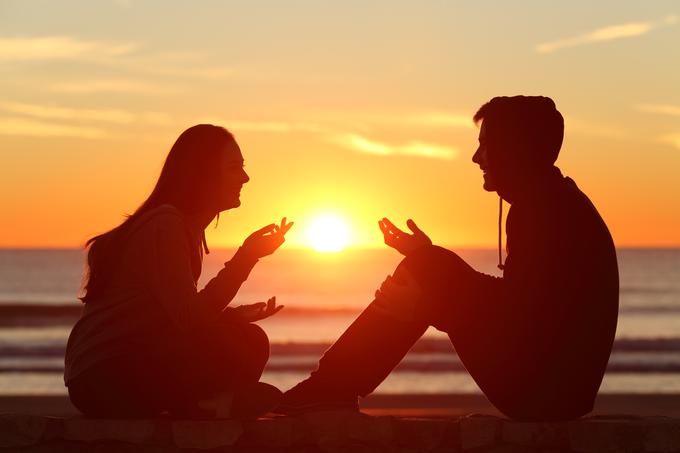 Tudi medosebni odnosi so za mnoge zelo velik dejavnik določanja, ali so s svojim življenjem zadovoljni ali ne.  | Foto: Shutterstock