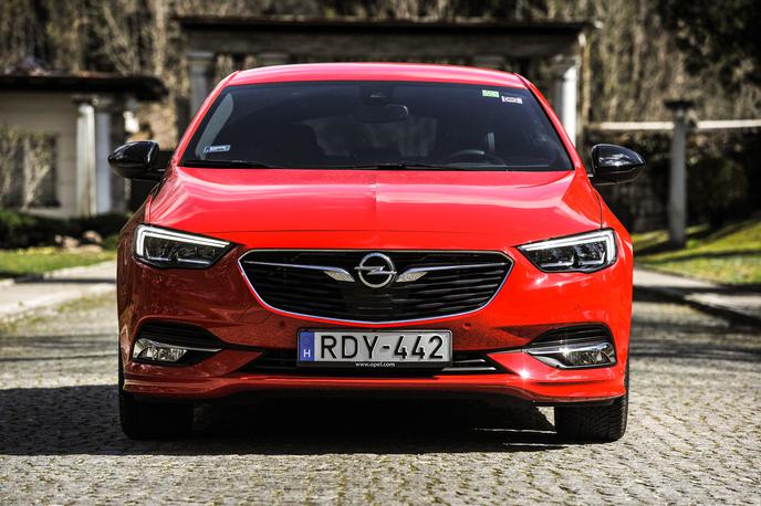 Opel insignia 1.6 turbo exclusive | Opel v Sloveniji prevzema velika vzhodnoevropska veriga Wallis Automotive Europe Kft, ki ima sedež v Budimpešti. | Foto Gašper Pirman