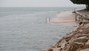 Arso opozarja: gladina morja bo povišana, lahko doseže nižje dele obale