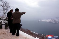 Severna Koreja izstrelila nove strateške rakete #video