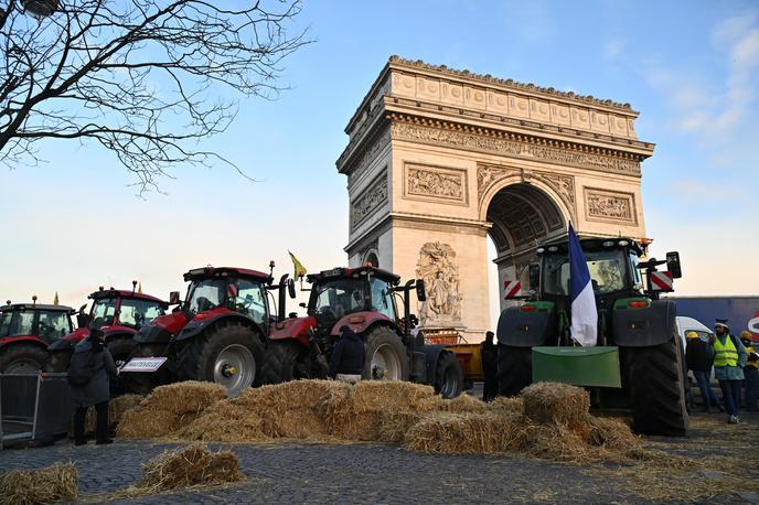 Arc de Triomphe, Slavolok zmage, kmetje, protesti, Francija, Pariz | Kmetje v zadnjih dneh in tednih protestirajo tudi v Belgiji, Španiji, Grčiji, na Češkem, Slovaškem in Poljskem. | Foto Reuters