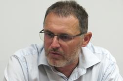 Direktor slovenjgraške bolnišnice Janez Lavre po spornih tvitih odstopil