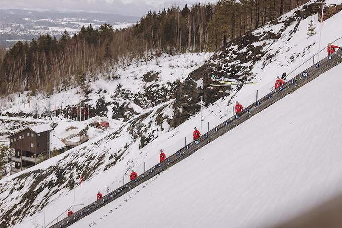 V Vikersundu letos čez 200 metrov ni šlo, je pa to Nikin cilj za prihodnje leto. | Foto: Sportida