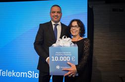 Telekom Slovenije deset tisoč evrov namesto za voščilnice namenil projektu Botrstvo v Sloveniji