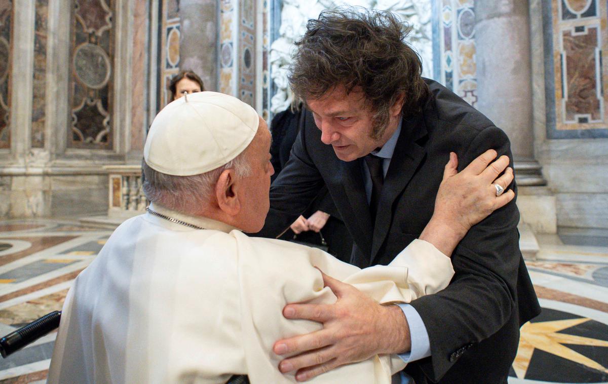 Papež Frančišek in Javier Milei | Papež bo argentinskega predsednika na uradni avdienci sprejel v ponedeljek. | Foto Reuters