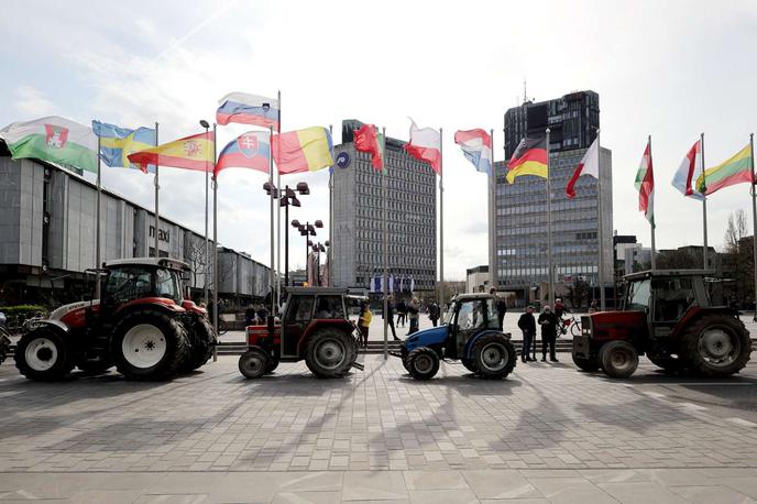 Protest kmetov | Za napovedani in prijavljeni shod v prihodnjem tednu pričakujejo, da bo na določenih odsekih cest in mestnih ulicah, predvsem na širšem območju centra Ljubljane, lahko oviran promet.  | Foto STA