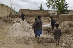 Zelo težke razmere v Afganistanu, več kot tristo mrtvih #foto