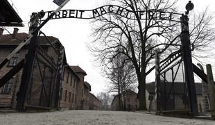 Umrl je obsojeni "knjigovodja iz Auschwitza"