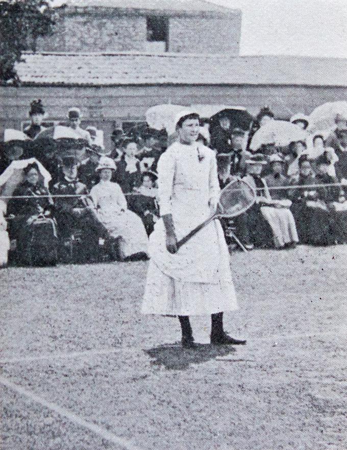 Do leta 1893 je v tenisu dosegla vse in se lotila drugih športov. | Foto: Thomas Hilmes/Wikimedia Commons