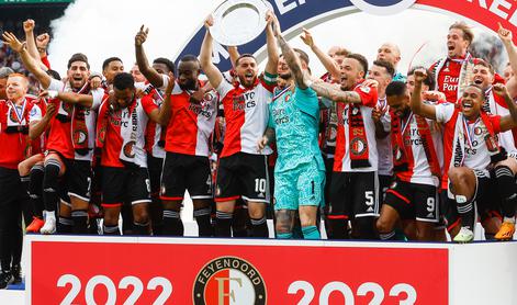 Pokal sta dvignila Feyenoord in AEK